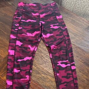 HOT PINK Camo Leggings - LIKE NEW! Worn only twice! POCKETS!